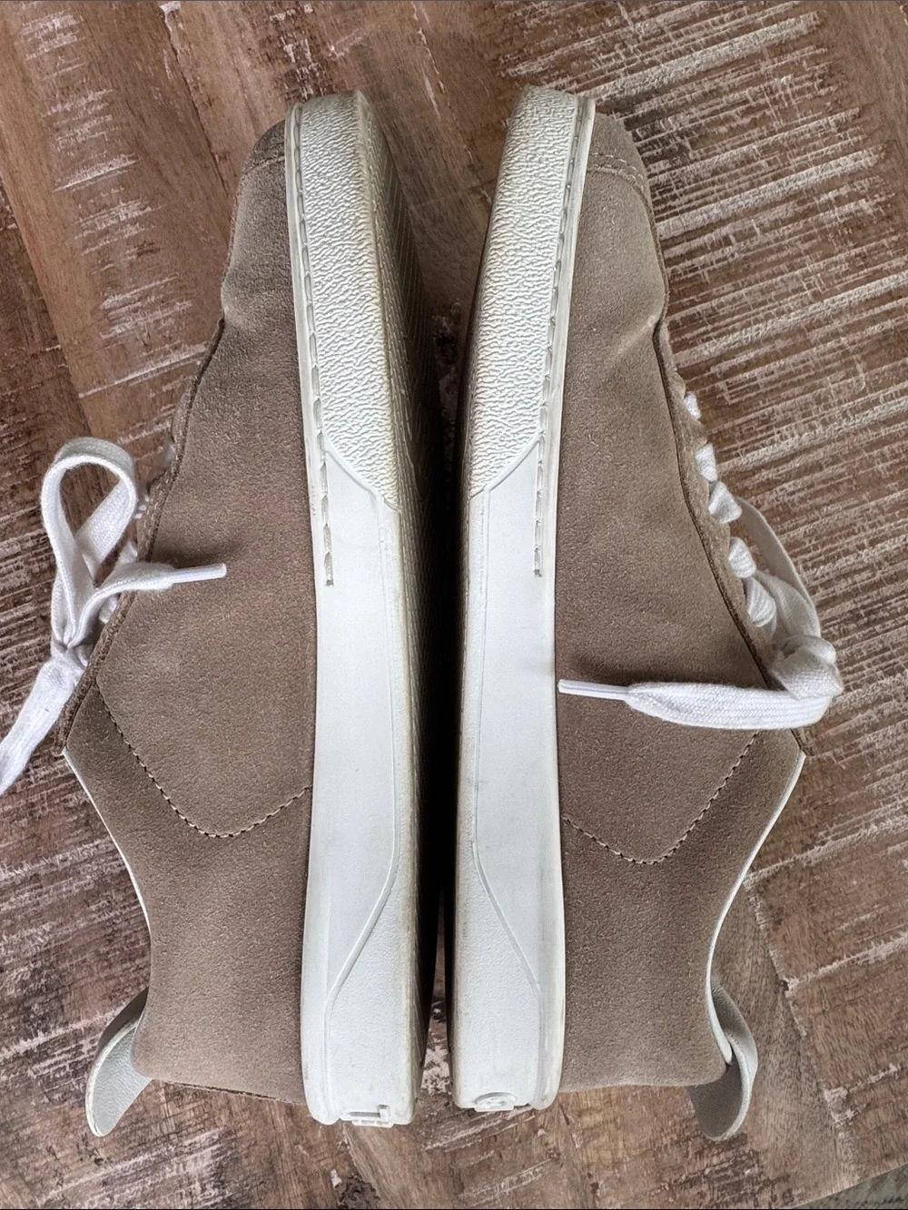 Chanel Interlocking CC Logo Suede Sneakers Size 39